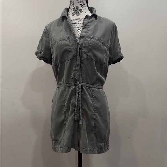 Abercrombie & Fitch Pants - Abercrombie & Fitch Gray Romper